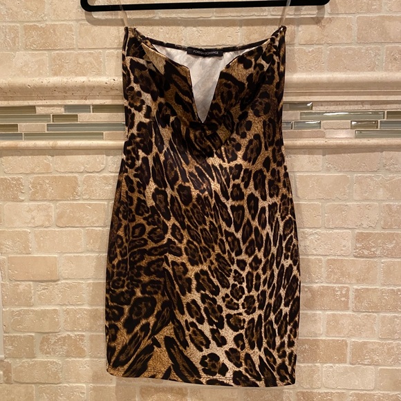 Leopard Print Strapless Mini Dress with Wire Sweetheart Front - Picture 7 of 10